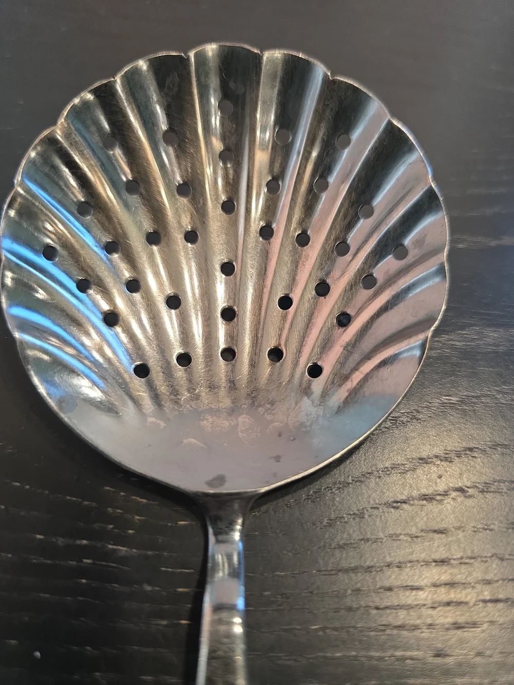 Shell-Shaped Tea Strainer Spoon - Silver